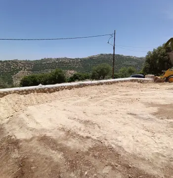 أرض للبيع في Um Jozeh