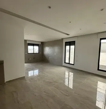 شقة للبيع في Hanina
