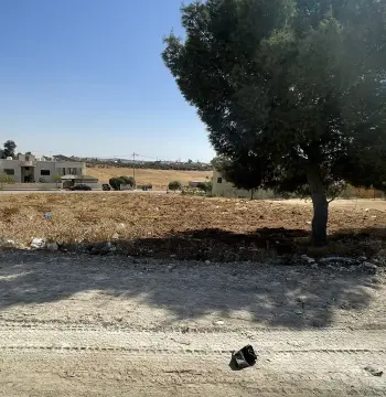 أرض للبيع في أخرى