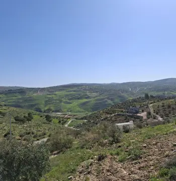 أرض للبيع في Kufair
