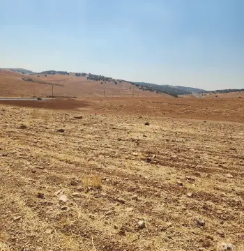 أرض للبيع في Qafqafa