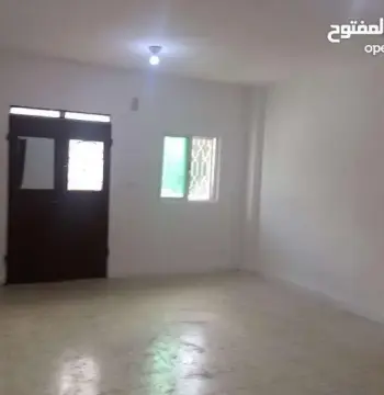 شقة للبيع في Al-Mazar Al-Janoubi