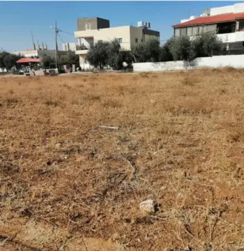 أرض للبيع في Al-Adnanya