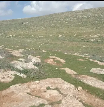 أرض للبيع في Ain wa Al-Ma'mariyyeh