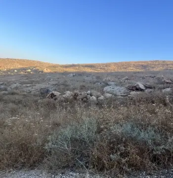 أرض للبيع في Ain wa Al-Ma'mariyyeh