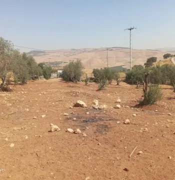 أرض للبيع في Al-Alouk