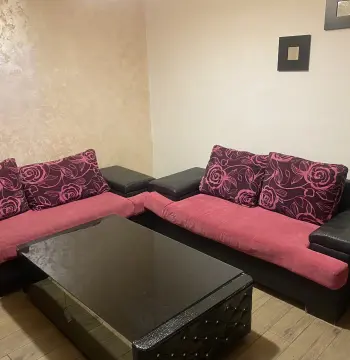 شقة للإيجار في أخرى