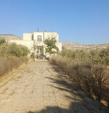 أرض للبيع في Ein Al-Basha