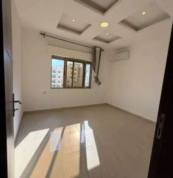 شقة للبيع في شارع الجامعة الاردنية