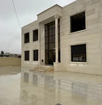 Villa for sale in Naour