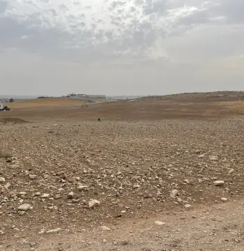 أرض للبيع في الموقر