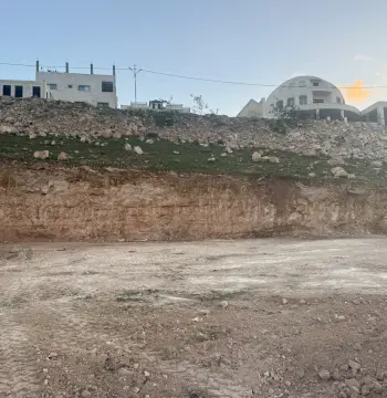 أرض للبيع في Shomer