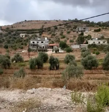 أرض للبيع في Sakhra